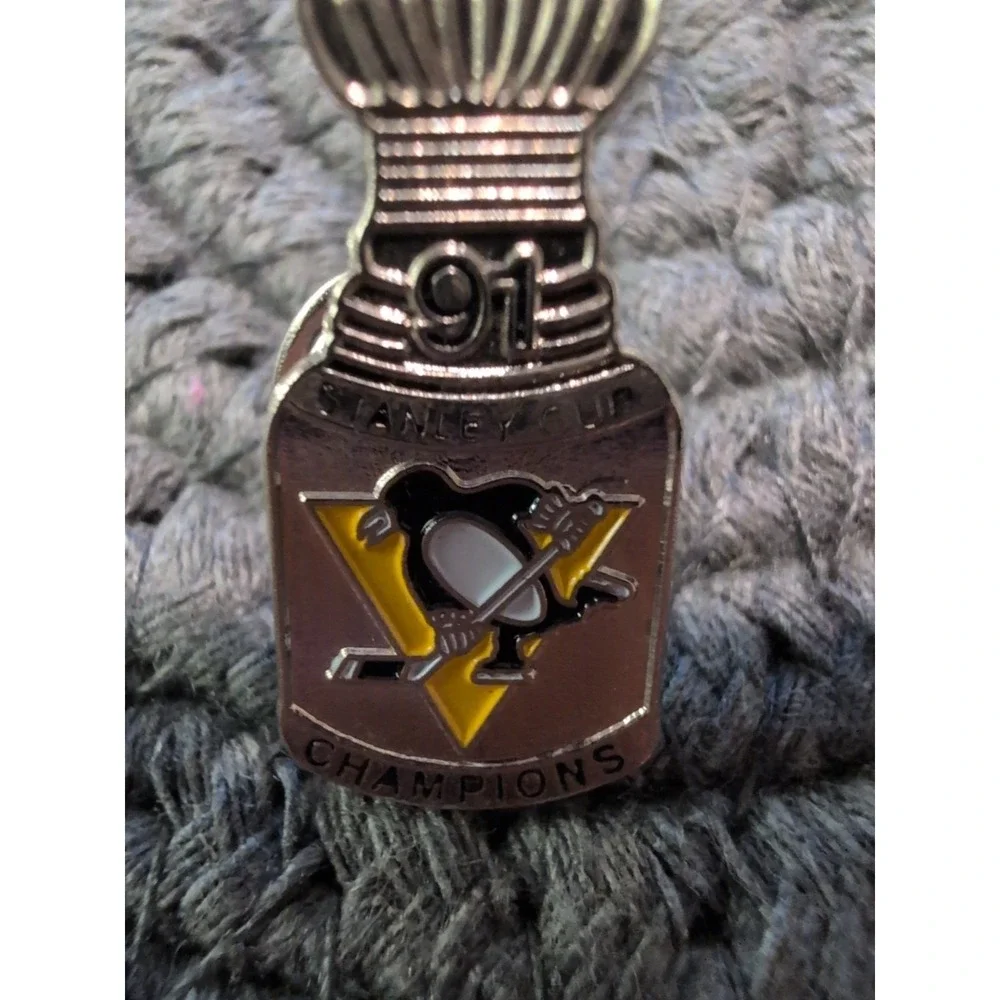 Pittsburgh‎ Penguins 91 Stanley Cup Champions Lapel Pin